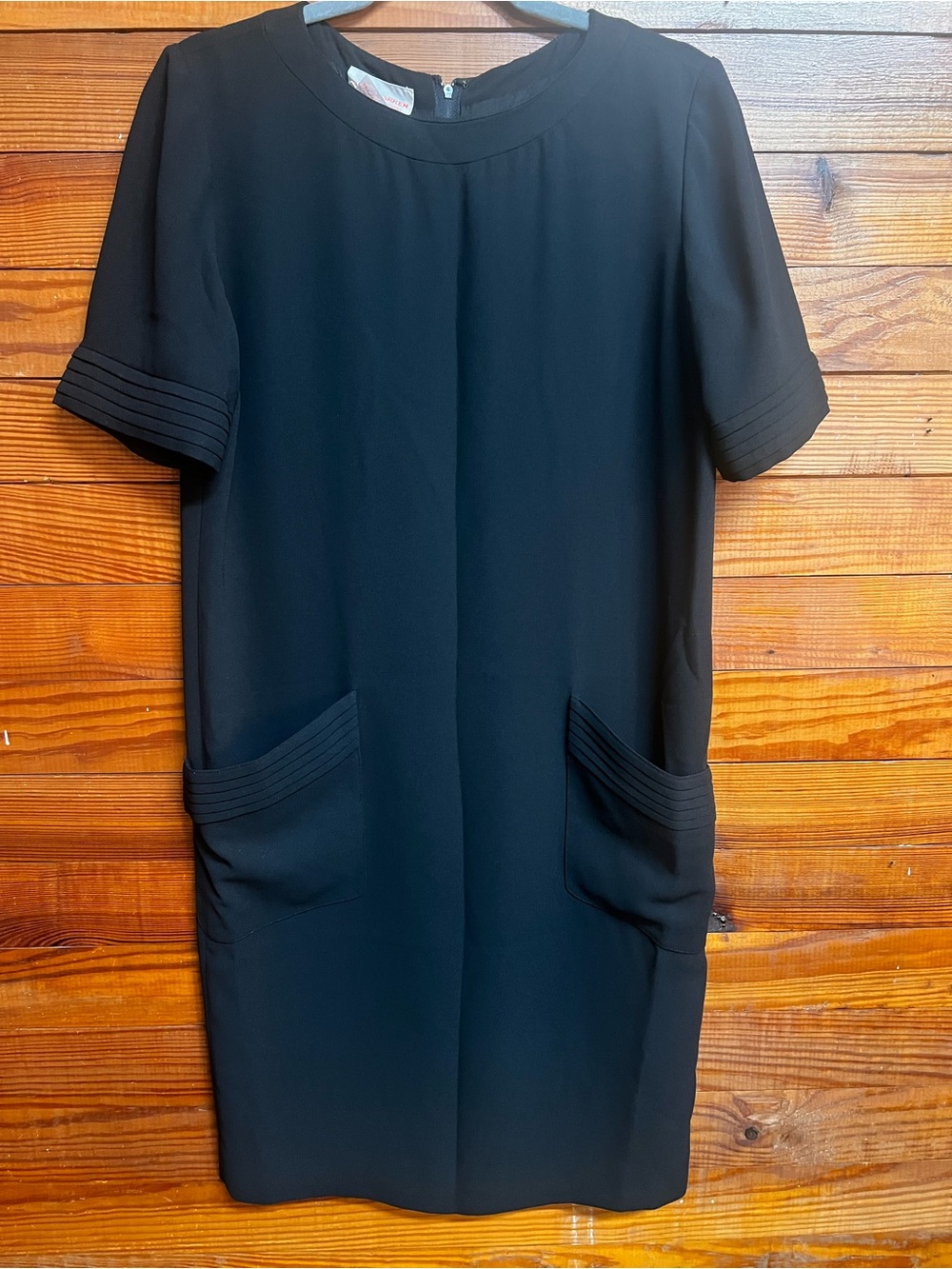 David Warren New York Black Shift Dress Size 4 Pleated Pocket Short Sleeve